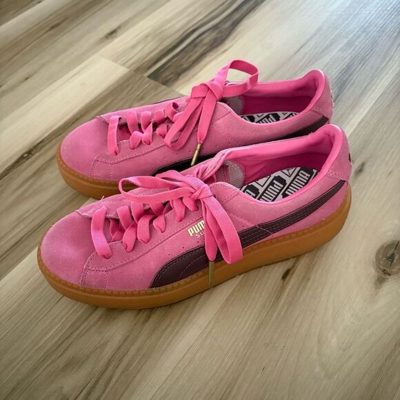 Puma Platform Sneakers Size 8.5 Pink Suede Low Top Gum Sole Retro Streetwear - Picture 2 of 8